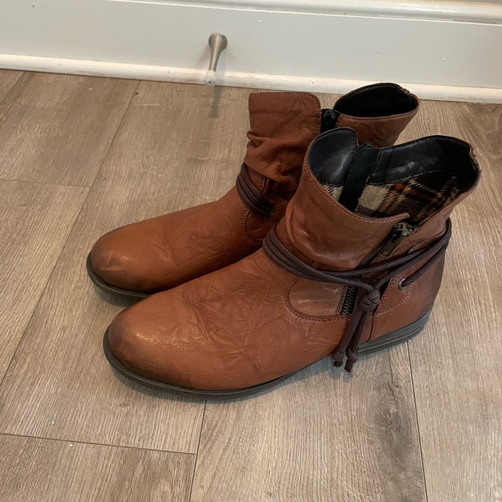 Boots never worn